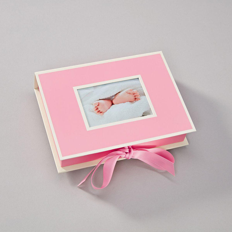 Kleine Fotobox mit Einschubsfenster in Flamingo Pink