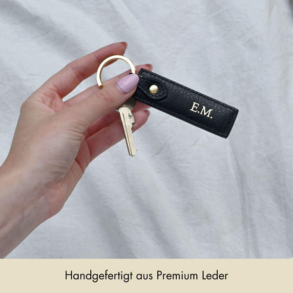 Schlüsselanhänger Classic genarbtes Leder | Schwarz & Gold - personalisiert mit Namen | MERSOR